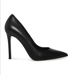 Black Steve Madden Pumps